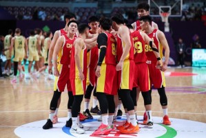 媒体人：说实话，中国篮球确实比中国足球争气，足球何日出头啊！