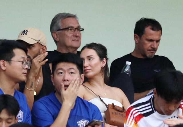 1722165949782000779.jpg #(体育)(8)足球——中超:上海申花胜沧州雄狮XxjpseC007224_20240722_PEPFN0A001.jpg